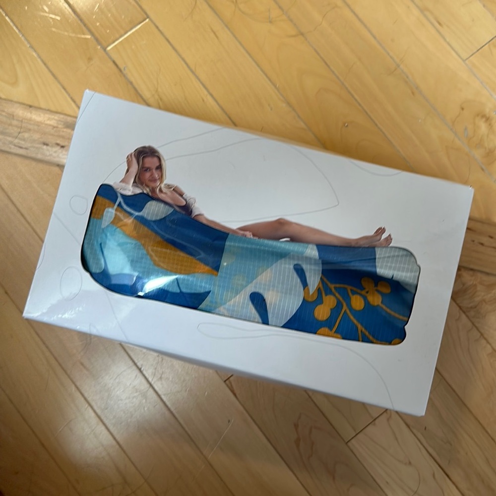 Unopened Wekapo Inflatable Couch